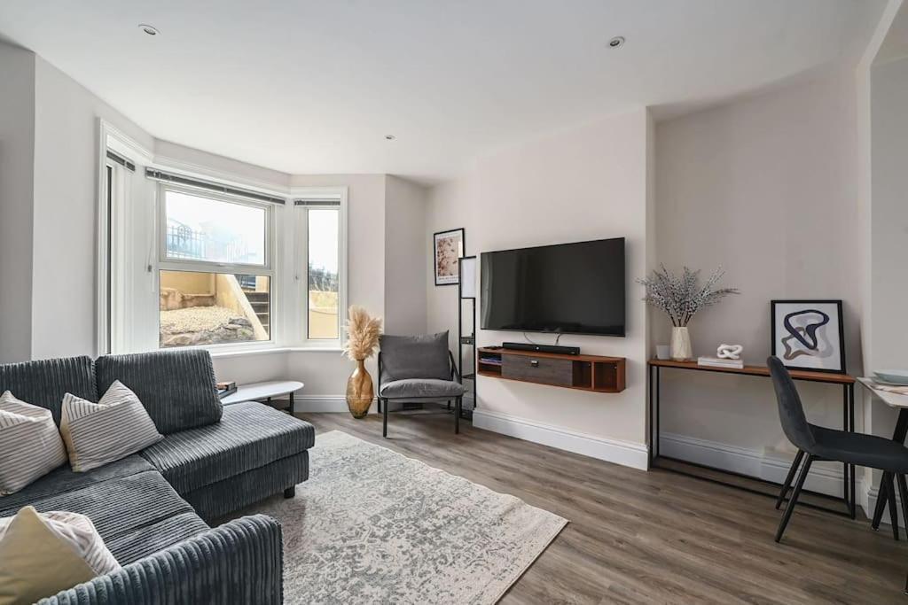 Stunning Spacious Duplex With Garden 141A ヘイスティングス エクステリア 写真