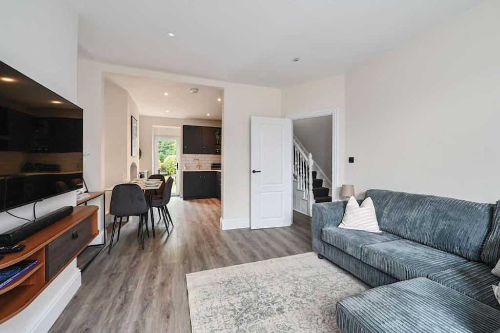 Stunning Spacious Duplex With Garden 141A ヘイスティングス エクステリア 写真