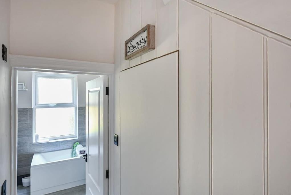 Stunning Spacious Duplex With Garden 141A ヘイスティングス エクステリア 写真